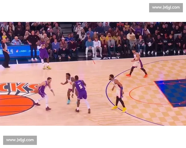 湖人对阵尼克斯比赛录像深度解析攻防博弈与关键时刻回顾全场走势